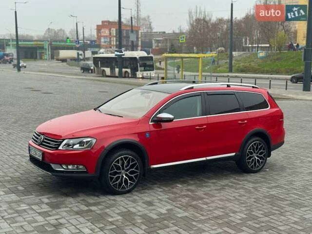 Червоний Фольксваген Пассат Альтрак, об'ємом двигуна 2 л та пробігом 345 тис. км за 15700 $, фото 3 на Automoto.ua