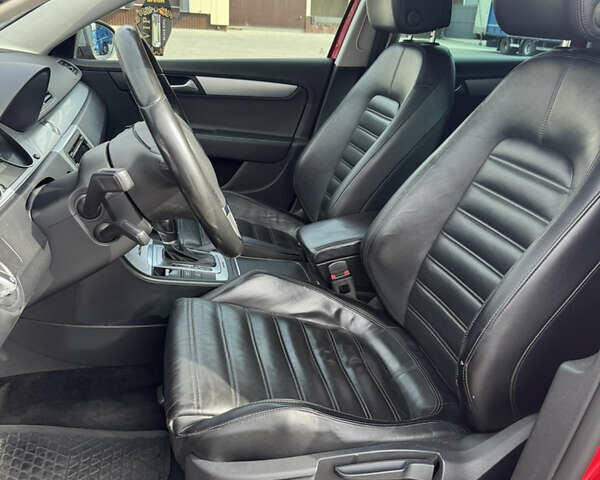 Красный Фольксваген Пассат Альтрак, объемом двигателя 1.97 л и пробегом 289 тыс. км за 11900 $, фото 13 на Automoto.ua