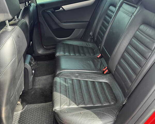 Красный Фольксваген Пассат Альтрак, объемом двигателя 1.97 л и пробегом 289 тыс. км за 11900 $, фото 18 на Automoto.ua