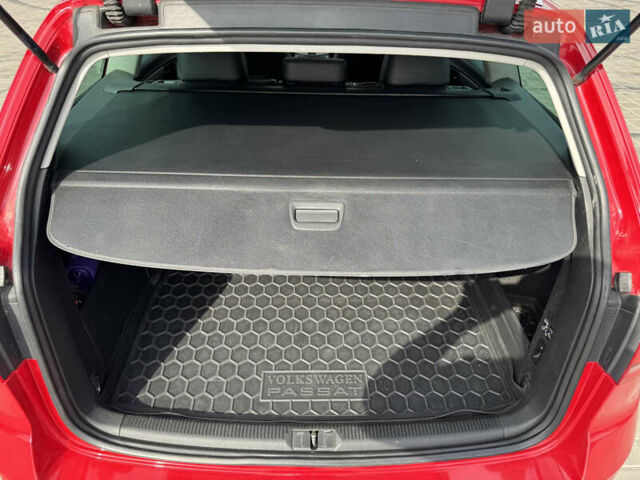 Красный Фольксваген Пассат Альтрак, объемом двигателя 1.97 л и пробегом 289 тыс. км за 11900 $, фото 19 на Automoto.ua