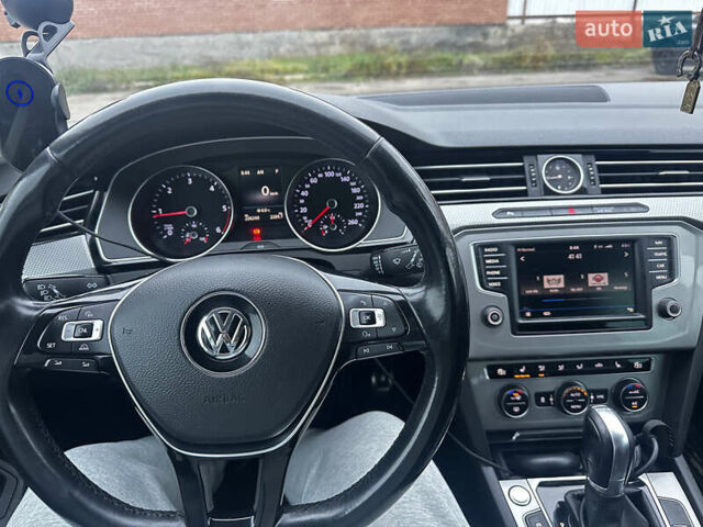 Червоний Фольксваген Пассат Альтрак, об'ємом двигуна 2 л та пробігом 227 тис. км за 19700 $, фото 11 на Automoto.ua