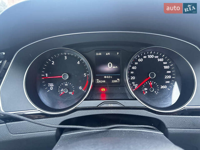 Червоний Фольксваген Пассат Альтрак, об'ємом двигуна 2 л та пробігом 227 тис. км за 19700 $, фото 12 на Automoto.ua