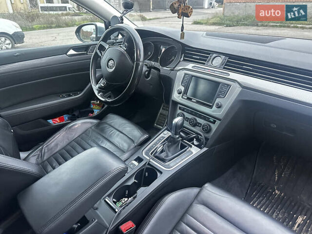 Червоний Фольксваген Пассат Альтрак, об'ємом двигуна 2 л та пробігом 227 тис. км за 19700 $, фото 8 на Automoto.ua