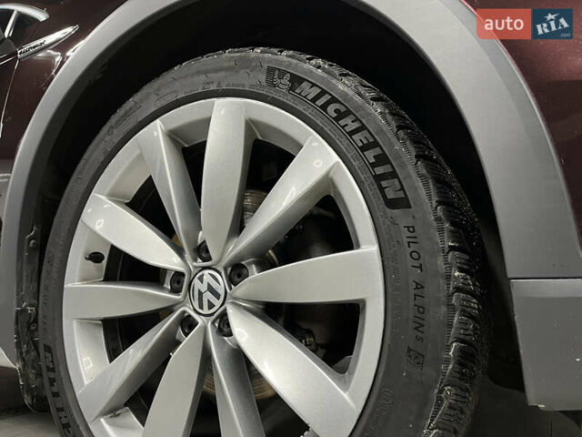 Красный Фольксваген Пассат Альтрак, объемом двигателя 1.97 л и пробегом 222 тыс. км за 25000 $, фото 7 на Automoto.ua