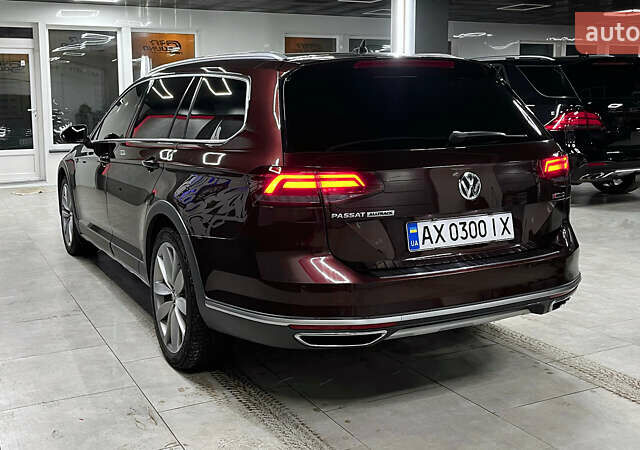 Красный Фольксваген Пассат Альтрак, объемом двигателя 1.97 л и пробегом 222 тыс. км за 25000 $, фото 10 на Automoto.ua