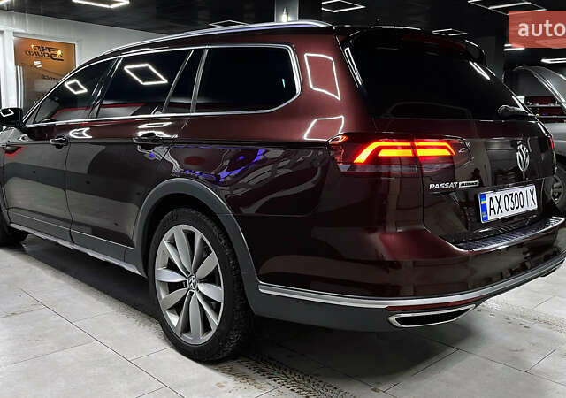 Красный Фольксваген Пассат Альтрак, объемом двигателя 1.97 л и пробегом 222 тыс. км за 25000 $, фото 11 на Automoto.ua
