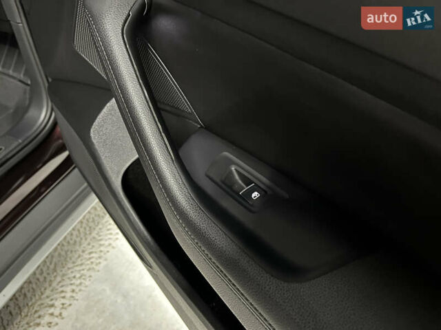 Красный Фольксваген Пассат Альтрак, объемом двигателя 1.97 л и пробегом 222 тыс. км за 25000 $, фото 16 на Automoto.ua