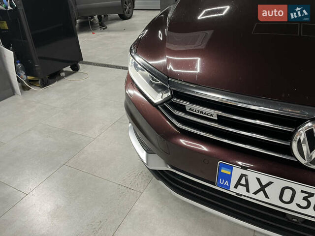 Красный Фольксваген Пассат Альтрак, объемом двигателя 1.97 л и пробегом 222 тыс. км за 25000 $, фото 6 на Automoto.ua