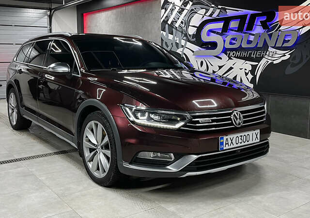 Красный Фольксваген Пассат Альтрак, объемом двигателя 1.97 л и пробегом 222 тыс. км за 25000 $, фото 18 на Automoto.ua