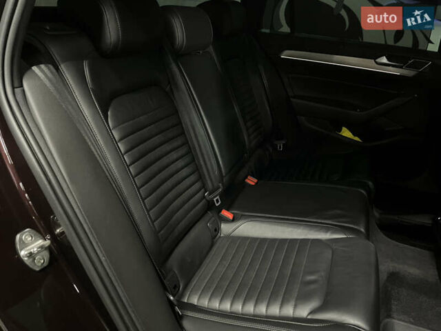 Красный Фольксваген Пассат Альтрак, объемом двигателя 1.97 л и пробегом 222 тыс. км за 25000 $, фото 25 на Automoto.ua