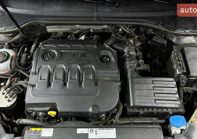 Красный Фольксваген Пассат Альтрак, объемом двигателя 1.97 л и пробегом 222 тыс. км за 25000 $, фото 20 на Automoto.ua