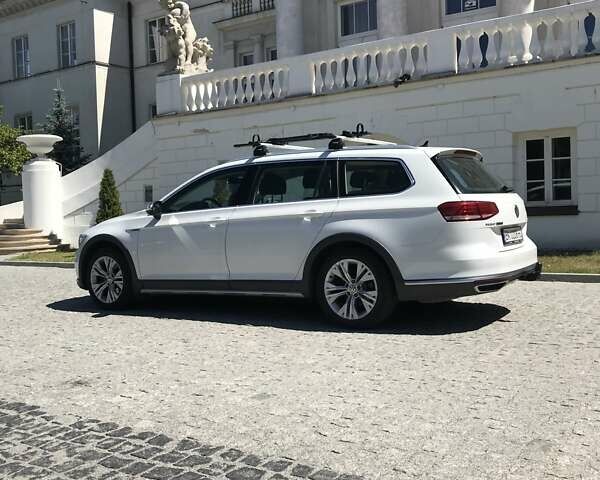 Фольксваген Пассат Альтрак, объемом двигателя 2 л и пробегом 181 тыс. км за 18900 $, фото 10 на Automoto.ua