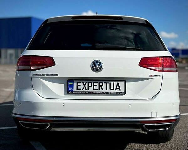 Фольксваген Пассат Альтрак, объемом двигателя 2 л и пробегом 243 тыс. км за 18800 $, фото 3 на Automoto.ua