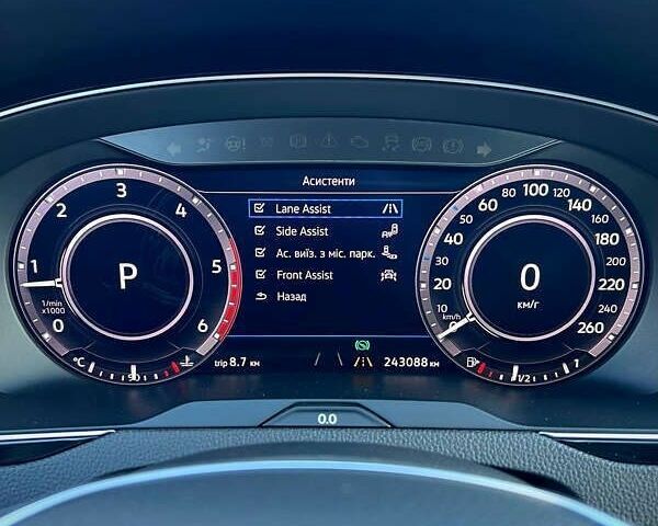 Фольксваген Пассат Альтрак, объемом двигателя 2 л и пробегом 243 тыс. км за 18800 $, фото 27 на Automoto.ua