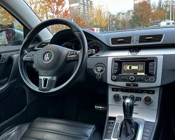 Серый Фольксваген Пассат Альтрак, объемом двигателя 2 л и пробегом 203 тыс. км за 12999 $, фото 15 на Automoto.ua