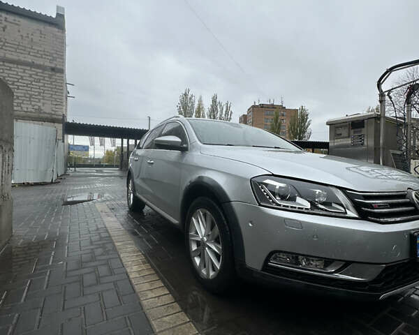 Серый Фольксваген Пассат Альтрак, объемом двигателя 2 л и пробегом 297 тыс. км за 12000 $, фото 5 на Automoto.ua