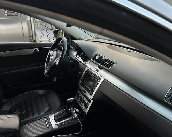 Серый Фольксваген Пассат Альтрак, объемом двигателя 2 л и пробегом 297 тыс. км за 12000 $, фото 9 на Automoto.ua