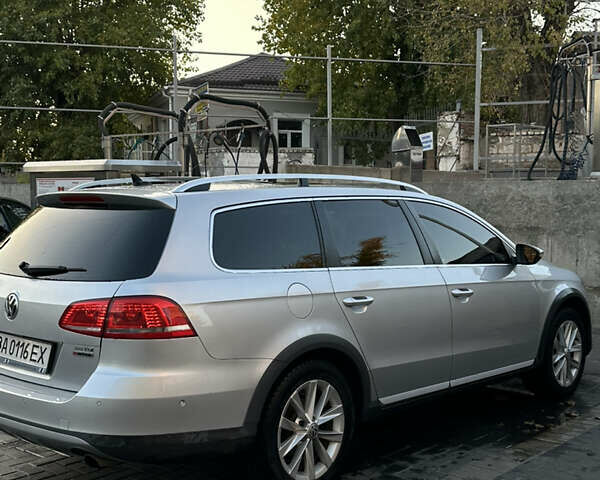 Серый Фольксваген Пассат Альтрак, объемом двигателя 2 л и пробегом 297 тыс. км за 12000 $, фото 6 на Automoto.ua