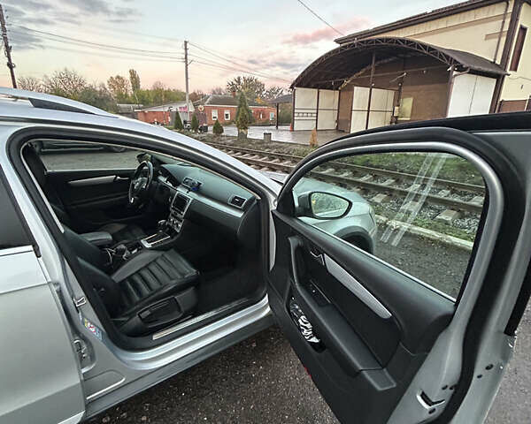 Сірий Фольксваген Пассат Альтрак, об'ємом двигуна 2 л та пробігом 294 тис. км за 12400 $, фото 7 на Automoto.ua