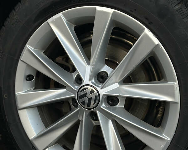 Серый Фольксваген Пассат Альтрак, объемом двигателя 2 л и пробегом 297 тыс. км за 12000 $, фото 13 на Automoto.ua