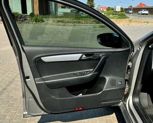 Сірий Фольксваген Пассат Альтрак, об'ємом двигуна 2 л та пробігом 220 тис. км за 12400 $, фото 17 на Automoto.ua