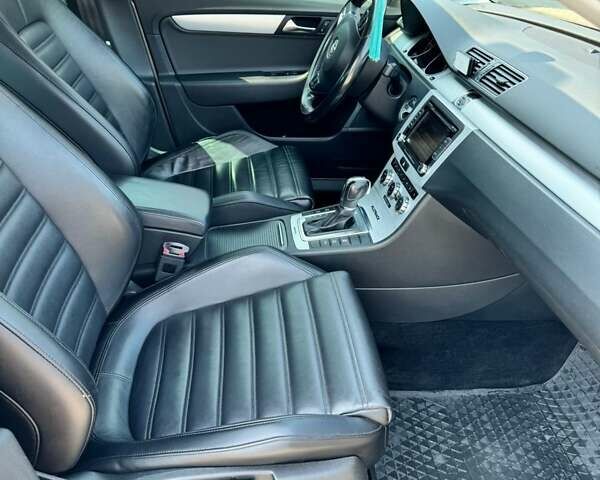 Сірий Фольксваген Пассат Альтрак, об'ємом двигуна 2 л та пробігом 220 тис. км за 12400 $, фото 15 на Automoto.ua