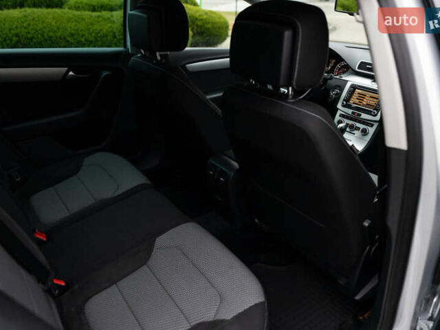 Сірий Фольксваген Пассат Альтрак, об'ємом двигуна 2 л та пробігом 259 тис. км за 13300 $, фото 63 на Automoto.ua