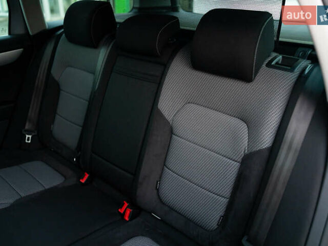 Серый Фольксваген Пассат Альтрак, объемом двигателя 2 л и пробегом 259 тыс. км за 13800 $, фото 78 на Automoto.ua