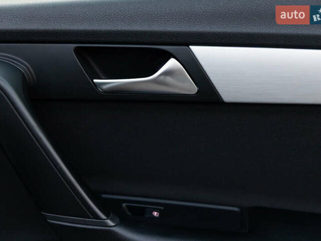 Серый Фольксваген Пассат Альтрак, объемом двигателя 2 л и пробегом 259 тыс. км за 13800 $, фото 65 на Automoto.ua