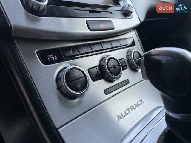 Серый Фольксваген Пассат Альтрак, объемом двигателя 2 л и пробегом 251 тыс. км за 11900 $, фото 35 на Automoto.ua