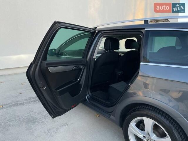 Серый Фольксваген Пассат Альтрак, объемом двигателя 2 л и пробегом 251 тыс. км за 11900 $, фото 21 на Automoto.ua