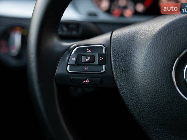 Серый Фольксваген Пассат Альтрак, объемом двигателя 2 л и пробегом 259 тыс. км за 13800 $, фото 31 на Automoto.ua