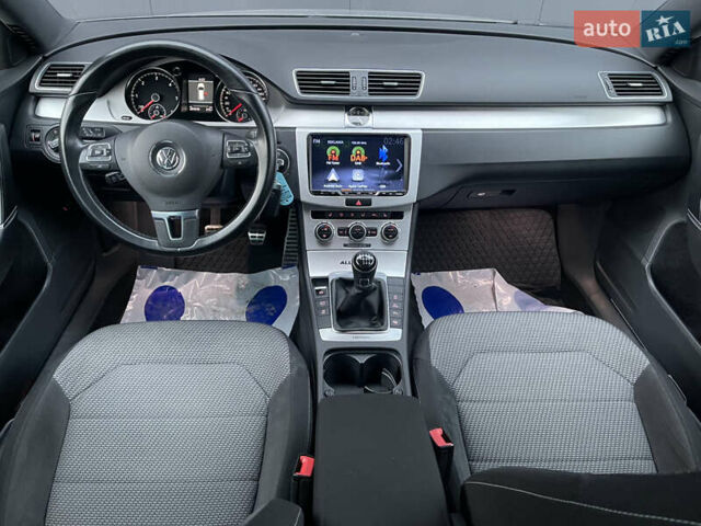 Серый Фольксваген Пассат Альтрак, объемом двигателя 2 л и пробегом 207 тыс. км за 14500 $, фото 11 на Automoto.ua