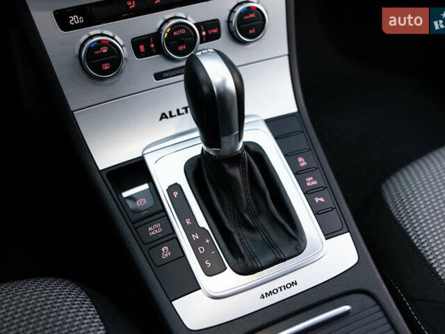 Серый Фольксваген Пассат Альтрак, объемом двигателя 2 л и пробегом 259 тыс. км за 13800 $, фото 56 на Automoto.ua