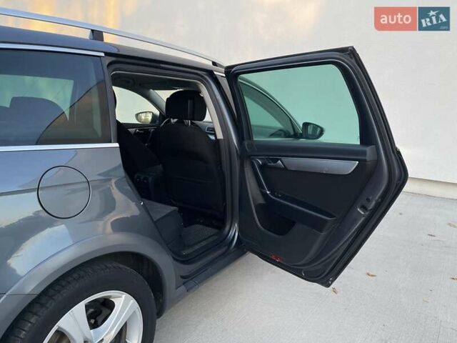 Серый Фольксваген Пассат Альтрак, объемом двигателя 2 л и пробегом 251 тыс. км за 11900 $, фото 26 на Automoto.ua