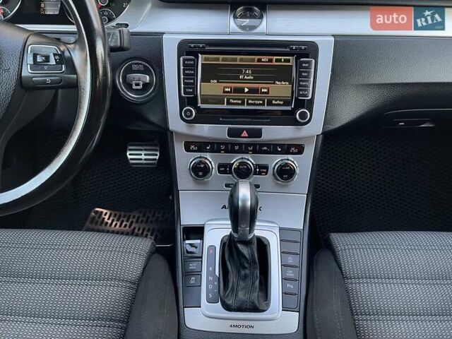 Серый Фольксваген Пассат Альтрак, объемом двигателя 2 л и пробегом 251 тыс. км за 11900 $, фото 33 на Automoto.ua