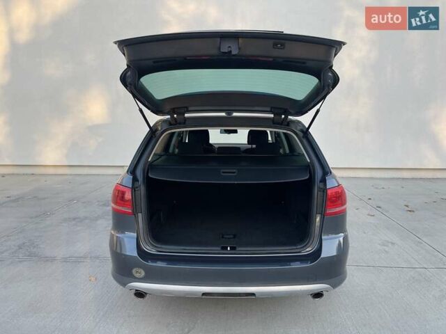 Серый Фольксваген Пассат Альтрак, объемом двигателя 2 л и пробегом 251 тыс. км за 11900 $, фото 24 на Automoto.ua