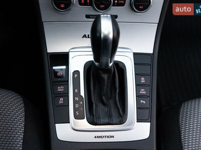 Серый Фольксваген Пассат Альтрак, объемом двигателя 2 л и пробегом 259 тыс. км за 13800 $, фото 57 на Automoto.ua