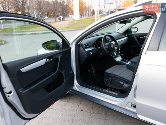 Серый Фольксваген Пассат Альтрак, объемом двигателя 2 л и пробегом 259 тыс. км за 13800 $, фото 23 на Automoto.ua