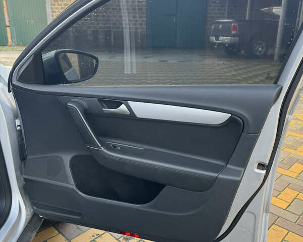 Серый Фольксваген Пассат Альтрак, объемом двигателя 1.97 л и пробегом 301 тыс. км за 14300 $, фото 28 на Automoto.ua