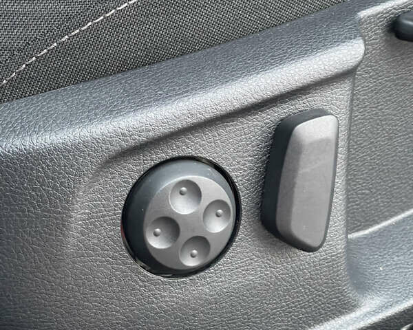 Серый Фольксваген Пассат Альтрак, объемом двигателя 2 л и пробегом 207 тыс. км за 14500 $, фото 22 на Automoto.ua