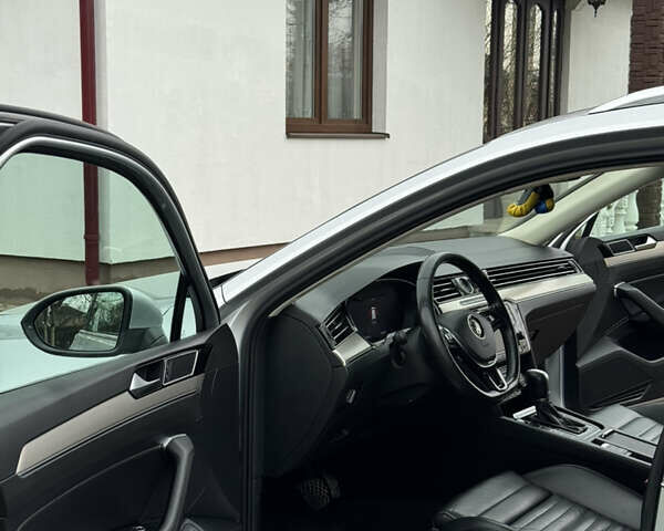 Серый Фольксваген Пассат Альтрак, объемом двигателя 2 л и пробегом 240 тыс. км за 16300 $, фото 22 на Automoto.ua