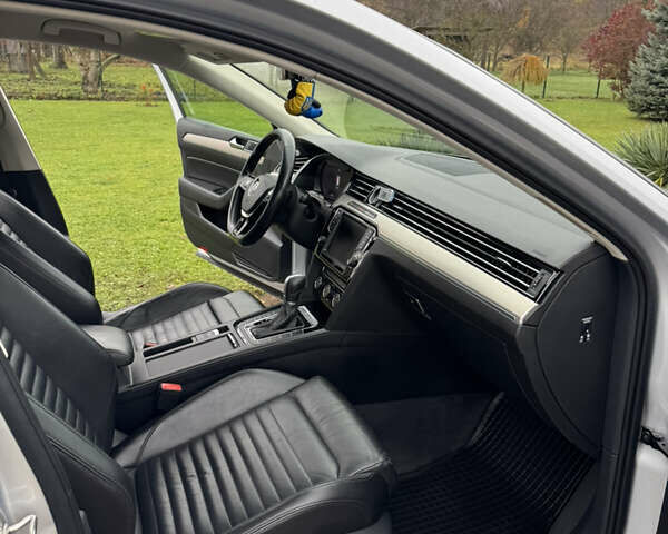 Серый Фольксваген Пассат Альтрак, объемом двигателя 2 л и пробегом 240 тыс. км за 16300 $, фото 32 на Automoto.ua