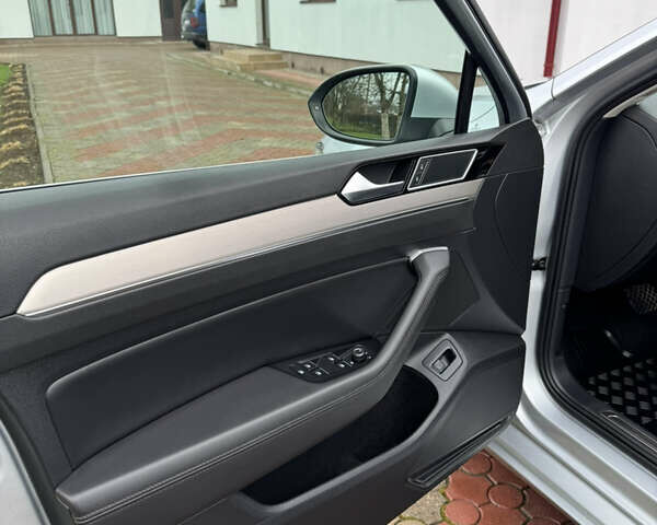 Серый Фольксваген Пассат Альтрак, объемом двигателя 2 л и пробегом 240 тыс. км за 16300 $, фото 23 на Automoto.ua