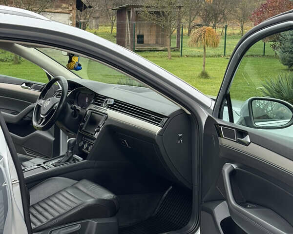 Серый Фольксваген Пассат Альтрак, объемом двигателя 2 л и пробегом 240 тыс. км за 16300 $, фото 31 на Automoto.ua