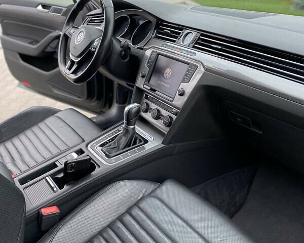 Сірий Фольксваген Пассат Альтрак, об'ємом двигуна 2 л та пробігом 266 тис. км за 16800 $, фото 42 на Automoto.ua