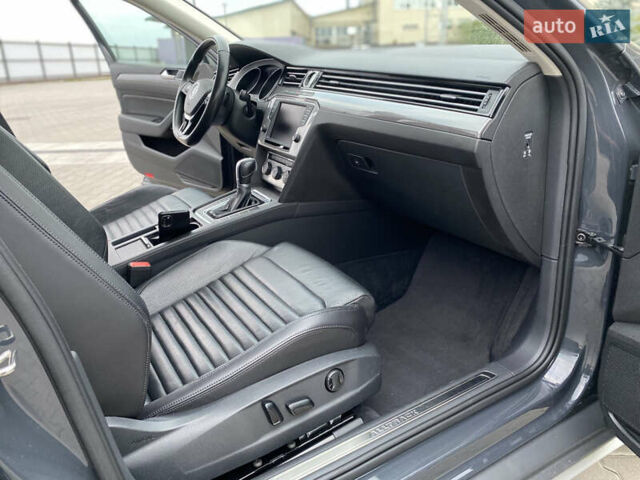 Сірий Фольксваген Пассат Альтрак, об'ємом двигуна 2 л та пробігом 266 тис. км за 16800 $, фото 3 на Automoto.ua