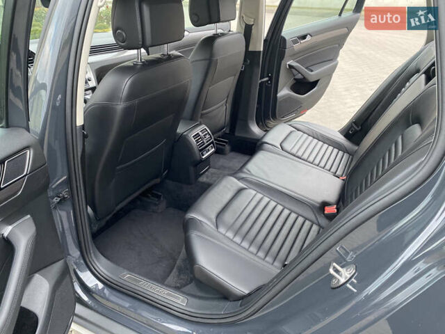 Сірий Фольксваген Пассат Альтрак, об'ємом двигуна 2 л та пробігом 266 тис. км за 16800 $, фото 46 на Automoto.ua