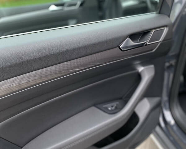 Сірий Фольксваген Пассат Альтрак, об'ємом двигуна 2 л та пробігом 266 тис. км за 16800 $, фото 51 на Automoto.ua