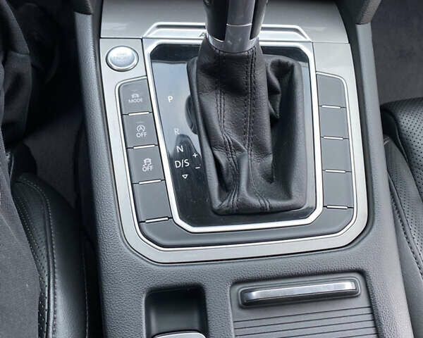 Сірий Фольксваген Пассат Альтрак, об'ємом двигуна 2 л та пробігом 266 тис. км за 16800 $, фото 25 на Automoto.ua